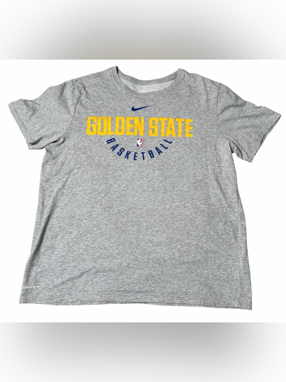 🏀⛹️‍♂️The Nike Tee DriFit Golden State Warriors Shirt 
Size XL